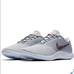 Nike Flex Contact Sneaker
